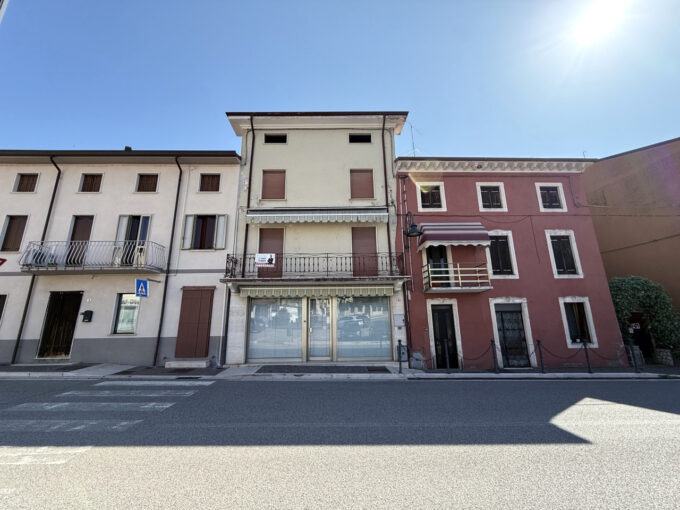 Elegante Appartamento Quadrilocale in Vendita a Montecchia di Crosara